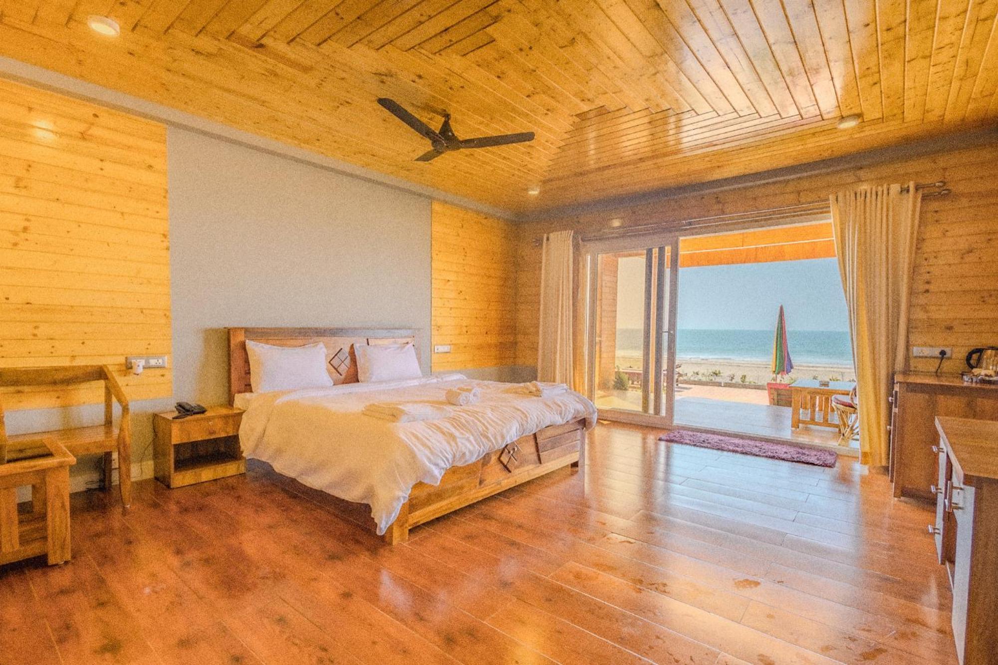 The O2H Agonda Beach Resort Exterior photo